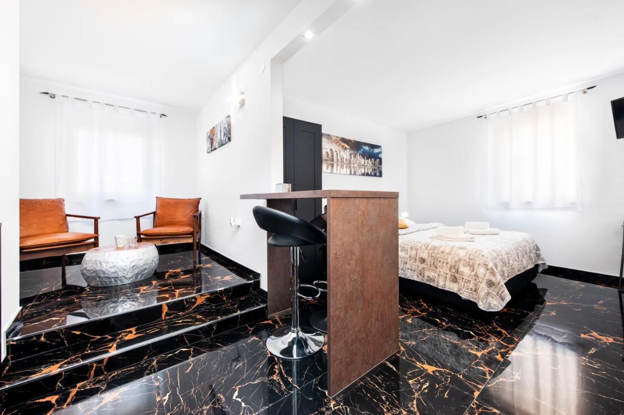 Dolce Studio Apartmani Rovinj Exterior photo