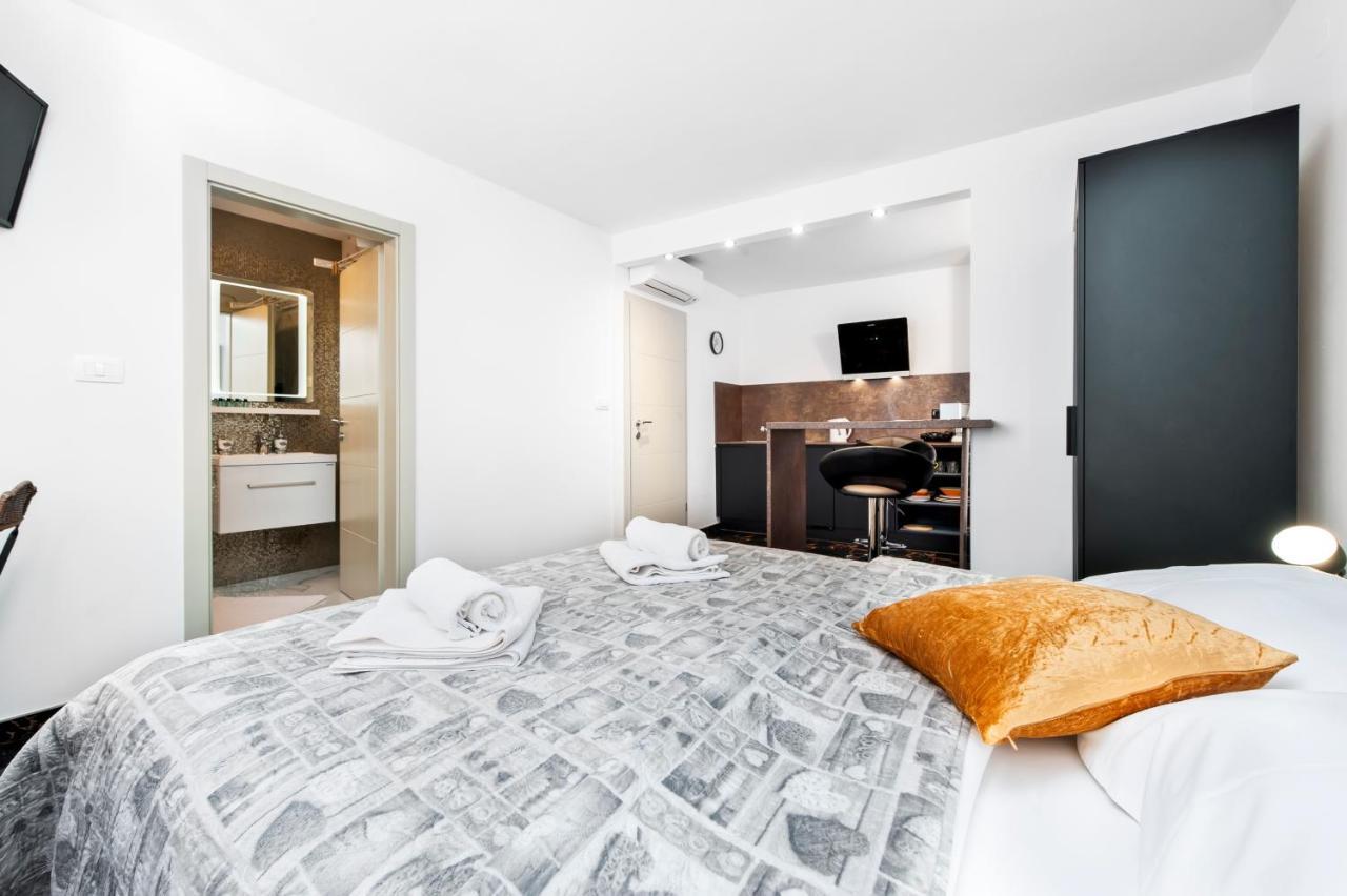 Dolce Studio Apartmani Rovinj Exterior photo